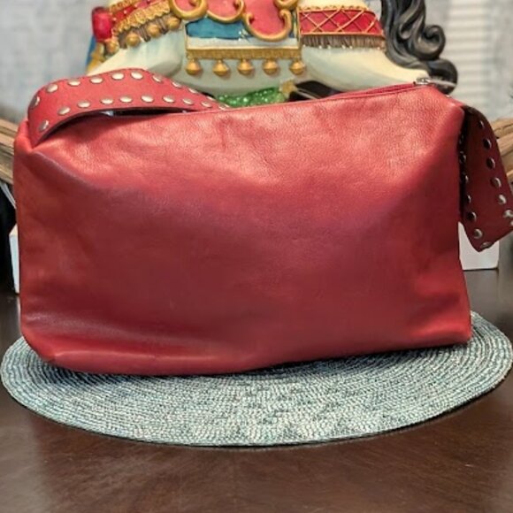 O1 MAURIZIO TAIUTI Red Studded Leather Shoulder Bag - Picture 6 of 11